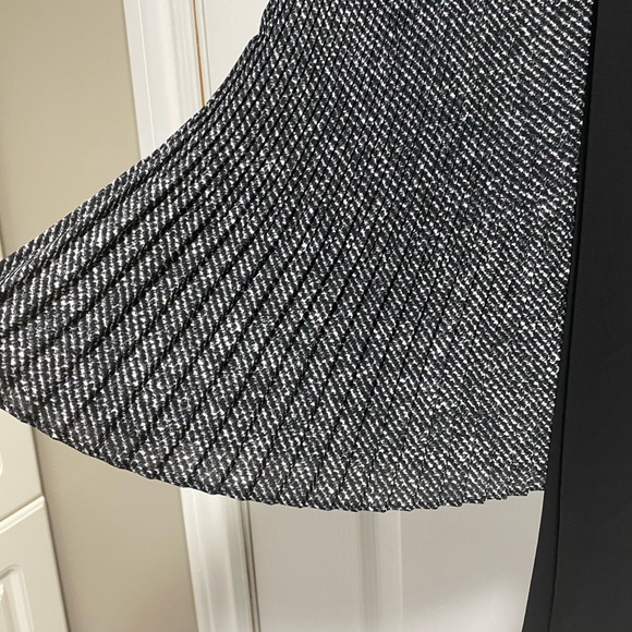 DKNY XS White and Black Checkered Top - Picture 4 of 4